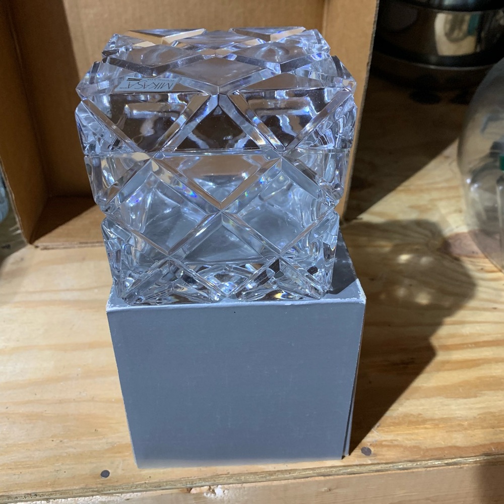 Crystal accent dish